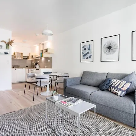 Cosy Tolnai Street Apartment