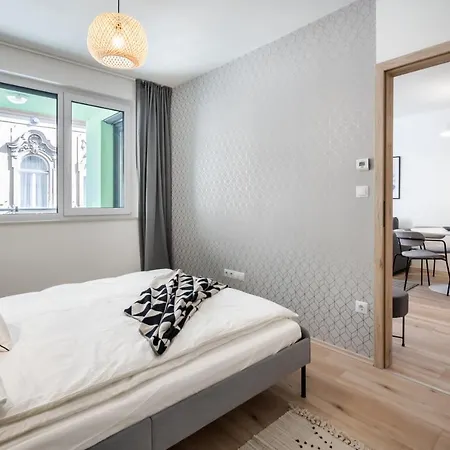Cosy Tolnai Street Apartment *
