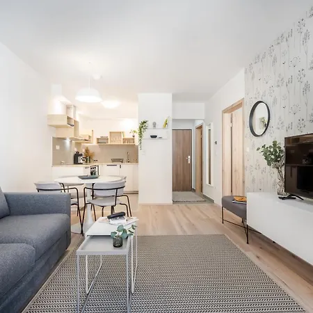 Cosy Tolnai Street Apartment